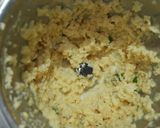 A picture of step 3 of Moong Dal Pakoda.