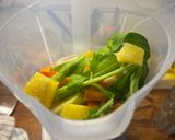 Foto del paso 2 de la receta: Jugo desinflamatorio 🍍 🍏 🫚 🌱 🥕 1/7