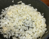 Foto del paso 1 de la receta: Tortilla guisada con chorizo