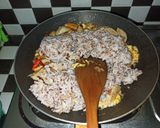 Foto langkah ke 4 dari resep Nasi Goreng Bakso simpel.