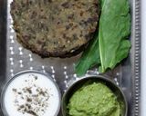 A picture of step 6 of Bajra thepla.