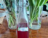 Une image de l'étape 4 de Sirop de queues de fraises.