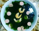 Hình bước làm 3 của món Canh rong biển tôm khô, xúc xích 😋😋