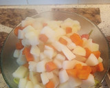 Foto del paso 4 de la receta: Ensalada de arveja, zanahoria y tomate