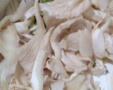 Foto langkah ke 2 dari resep Tumis Tauge Jamur Kentang Kuah Pedas.