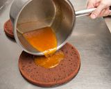 Sacher torta recept fázis 11 fotója