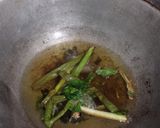 Foto langkah ke 2 dari resep Chilli oil.