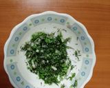 A picture of step 5 of Ukrainian garlic bread ('pampushky') 🍞🧄🌱.