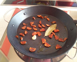 Foto del paso 3 de la receta: Arroz con alubias y chorizo