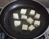 A picture of step 1 of Matar-Paneer curry.