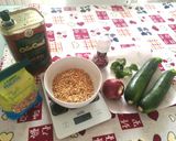 Foto del passaggio 1 della ricetta Farro con purea di zucchine e cipolle