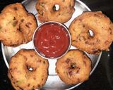 वरण भाताचे मेदूवडे (Varan Bhatache Meduvade Recipe In Marathi) रेसिपी स्टेप 8 फोटो 