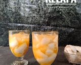 Foto langkah ke 5 dari resep Es Jeruk Kelapa.