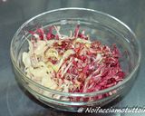 Foto del passaggio 6 della ricetta Finger Food - Coppetta di salmone bicolore con insalata di radicchio e salsa allo yogurt