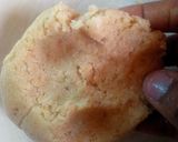 A picture of step 4 of Coconut gullisuwa.
