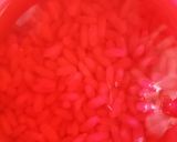 Foto del passaggio 4 della ricetta RISO ROSSO ALL' ACQUA DI BARBABIETOLA, CREMA DI FUNGHI E PESTO