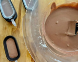 Foto del paso 2 de la receta: Polo cremoso de chocolate (en moldes Lékué)