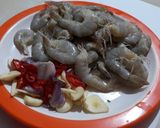 Foto langkah ke 1 dari resep Oseng Udang buncis Saos Tiram.
