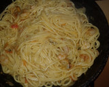 Foto del paso 7 de la receta: Spaguettis con gambas y algas