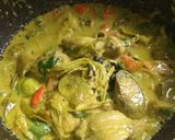 Foto langkah ke 6 dari resep 17. Ayam Terong Kuah Kemangi.