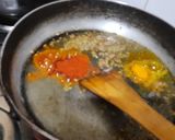 A picture of step 4 of Fennel seeds peri peri stir fry potato.