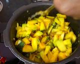 खट्टी मीठी कददू की सब्जी | Kaddu Ki Khatti Meethi Sabji रेसिपी चरण 7 फोटो