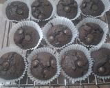 Foto langkah ke 6 dari resep Muffin Double Cokelat.