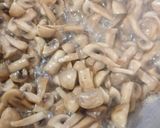 मशरुम-बेबीकॉर्न व्हेज करी (Mushroom Babycorn Veg Curry Recipe In Marathi) रेसिपी स्टेप 3 फोटो 