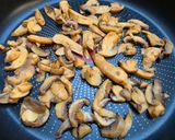 Gombás-sajtos omlett recept fázis 2 fotója