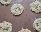 Foto del paso 3 de la receta: Crackers de queso rallado 🧀 integrales y mega rápidas
