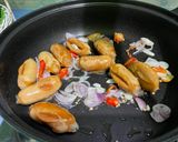 Foto langkah ke 3 dari resep Buncis sosis glundung saos tiram sat set.