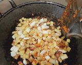 Foto langkah ke 5 dari resep Sambal goreng kentang putih telur.
