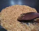 A picture of step 1 of Shahi Vermicelli Pulaw.