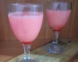 Foto langkah ke 3 dari resep Strawberry Yakult.