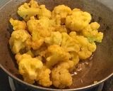 A picture of step 4 of Cauliflower and Prawns Masala Curry 🍛.