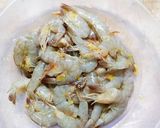 Foto langkah ke 2 dari resep Udang Goreng Garlic.