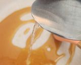 Foto langkah ke 1 dari resep Flan Roti Tawar.