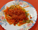Foto del paso 5 de la receta: Espaguetis de calabacín y zanahoria con escabeche y langostinos