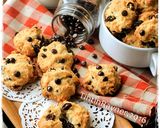 A picture of step 10 of Simple Crunchy Vanilla Chocochip Cookies.