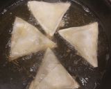 A picture of step 6 of چکن چیز سموسہ.