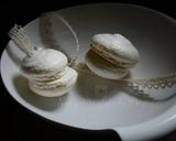 Une image de l'étape 5 de Macarons tout blancs, ganache au chocolat blanc et pop corn.