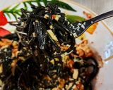Foto del paso 4 de la receta: Espaguetis🍝Al Nero Di Seppia con Atún en Salsa Roja...!😋