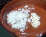 Foto del paso 1 de la receta Cazuela de mejillones en salsa picante