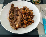 Foto del paso 8 de la receta: Churrasco a la cazuela con champiñones en salsa de vino blanco