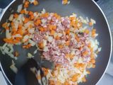 สปาเก็ตตี้ผัดซอสมะเขือเทศหมูสับ