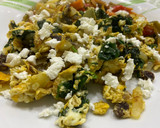 Foto del paso 1 de la receta: Revuelto de espinacas con pasas y queso feta
