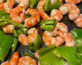 Une image de l'étape 1 de Crevettes rôties curry.