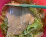 صورة لخطوة 5 من وصفة سلطه جمبري بالصوص الوردي (shrimp pink sauce salad)