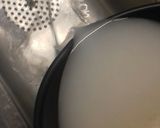 Foto del paso 3 de la receta: Arroz jasmine saborizado con hoja de lima y rødfisk encebollado