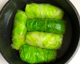 Hình bước làm 3 của món Bắp cải cuộn thịt băm kiểu Nhật